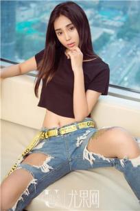 纹身美人尤菲儿 异国混血般的诱惑
