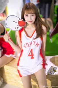 林娜Nydian- 2017CJ showgirl的微博私房照