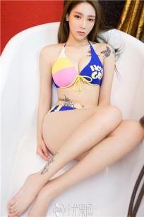彩儿的彩色冰激凌 冰爽与甜腻的感觉