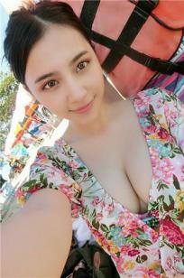 台湾甜心护理师田甜FB私房照