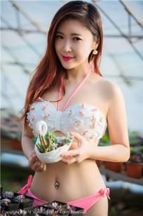 西希白兔日系写真 温室里的比基尼诱惑