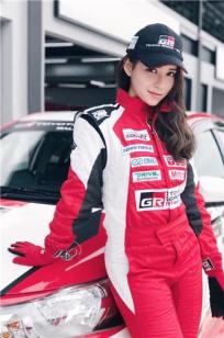 大马美女赛车手Venice Min  赛车服底下是身材姣好