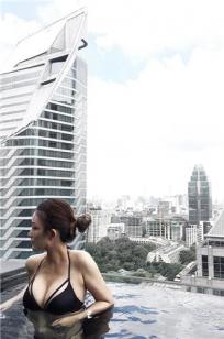好胸女孩Kimber Tsai 那走遍世界的打卡照