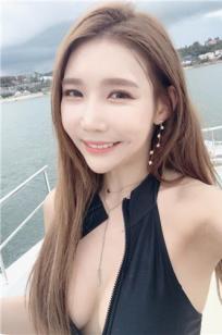 太上火！南韩赛车女郎도민서蚁腰一手掌握