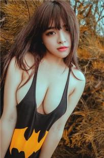 李姿儀- 萌萌脸蛋身材却超火爆的无敌反差！