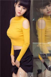 出凡入胜的小凡 俏皮的丸子头
