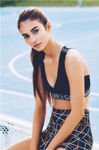 澳洲天使级正妹「Renee Herbert」美颜私房照