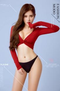 YouMi尤蜜：卓娅祺《恋与卓娅祺》高清写真，性感紧身红衣搭配黑色丁字裤，极致美臀诱惑，摄影棚纯色背景极品御姐