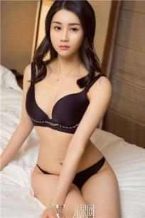 赵颖儿稚嫩小西装 初入职场羞涩稚嫩