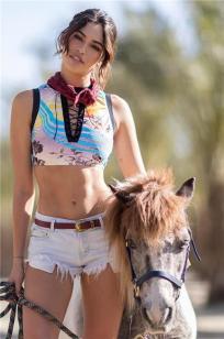 魂都被勾走啦！Juliana Herz比基尼泳裝火辣上阵