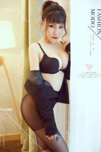 《YouMi尤蜜-2018.07.31-团团-《居家少妇》职业西装与丝袜诱惑私房套图》
