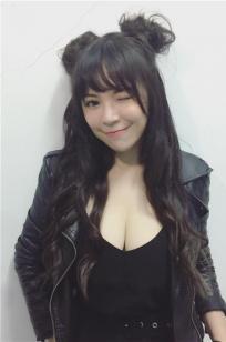 开水小姐- 大眼正妹歌手撑爆吊带
