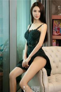 Keny的粉红少女心 性感吊带美长腿