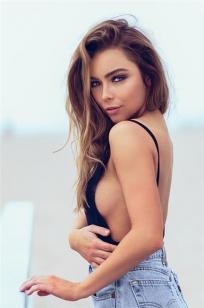 Caitlin Christine- 甜心正妹「一键开启」销魂模式