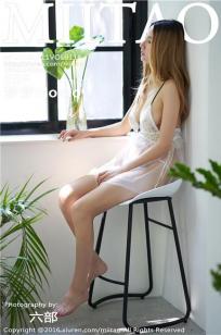 蜜桃社新人梦梦Momo 高挑身材细腰美腿