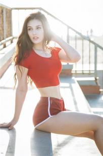 Natalie Gibson- 甜美火辣啦啦队员