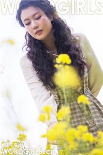 [TouTiao头条女神]高清写真图 2020.04.20 油菜花的晴天 钟晴
