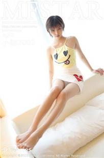 新人模特小姿2002 淡黄色卡通小吊带