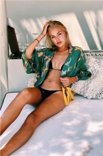 Bella Oelmann- 近乎完美好身材让人邪恶心起