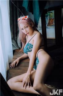 让人完全无法专心上课的火辣G罩杯辣师「34G Coco」美术班开课！