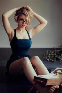 Caylee Cowan- 好莱坞又一性感女新人？