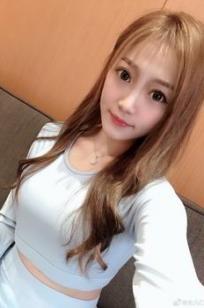 允儿Claire