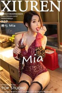 美七Mia的剧情主题 送瓶红酒到房间