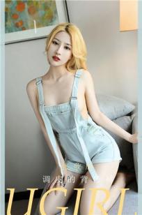 张欣欣调皮的背带裤 穿裙子的女孩最漂亮