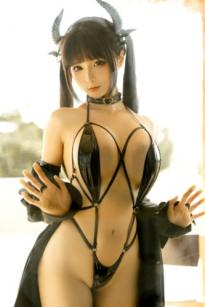 蠢沫沫-魅魔黑色大衣超小黑内衣性感Cosplay诱惑私房写真