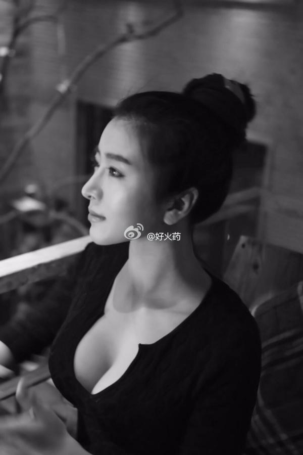 《周于希dummy(Dummy Zhou) 诱惑写真》第2张,模特周于希dummy(Dummy Zhou),诱惑主题,全套90张