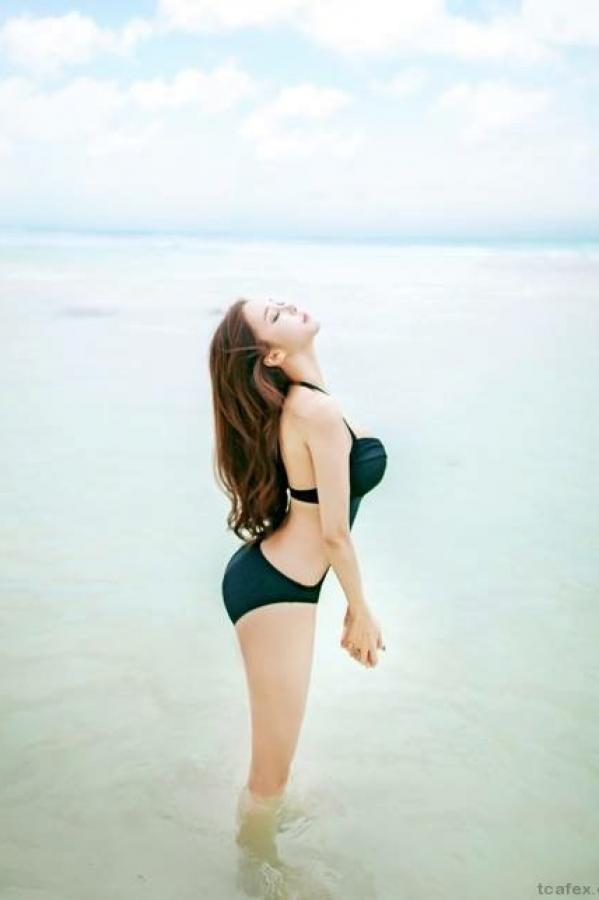 《조민영 比基尼写真》第6张,模特조민영,比基尼主题,全套33张