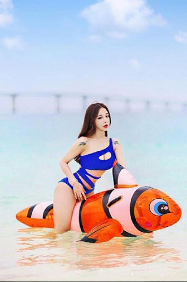 《조민영 比基尼写真》第16张,模特조민영,比基尼主题,全套33张